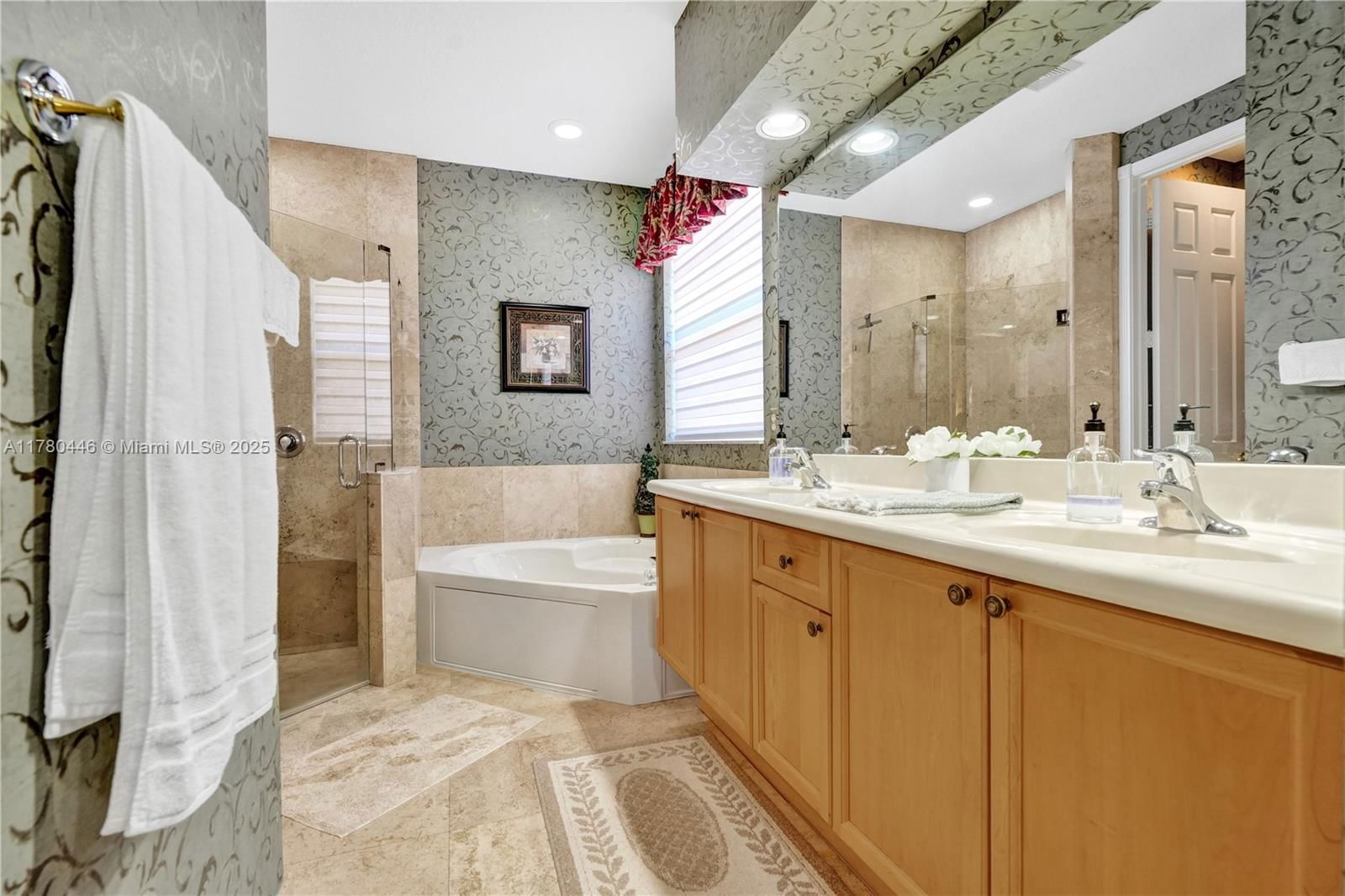 Real estate property located at 8246 Spyglass Dr, Palm Beach, Ironhorse Par C, West Palm Beach, FL