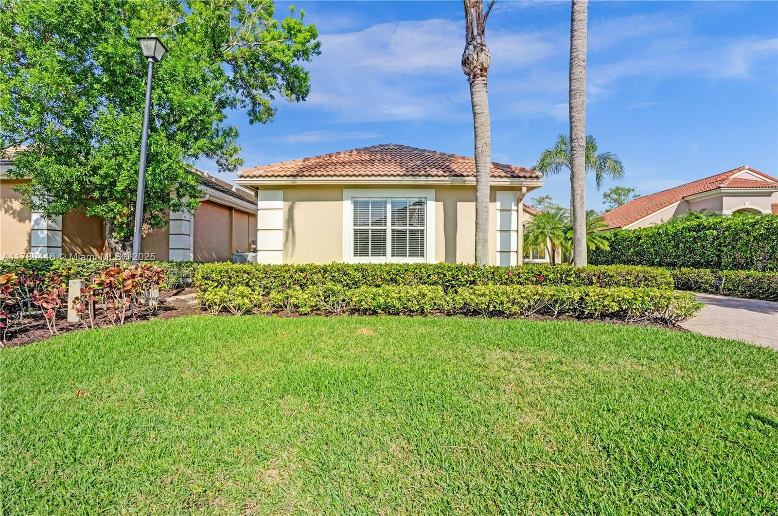 Real estate property located at 8246 Spyglass Dr, Palm Beach, Ironhorse Par C, West Palm Beach, FL