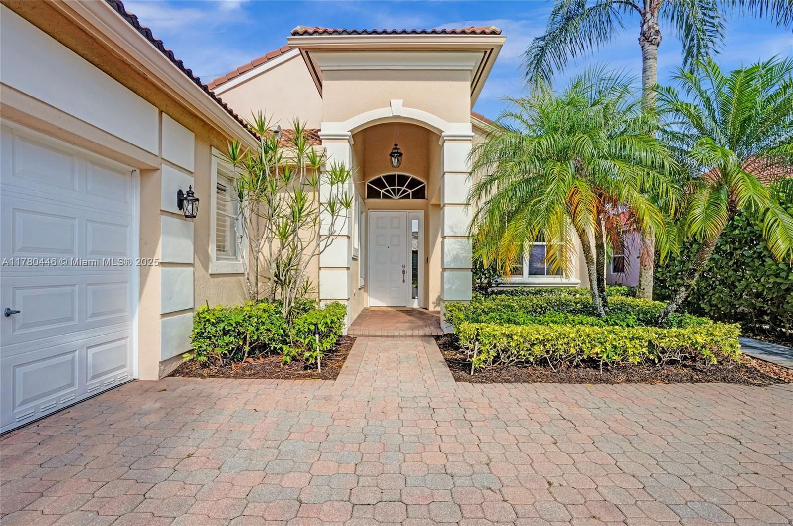Real estate property located at 8246 Spyglass Dr, Palm Beach, Ironhorse Par C, West Palm Beach, FL