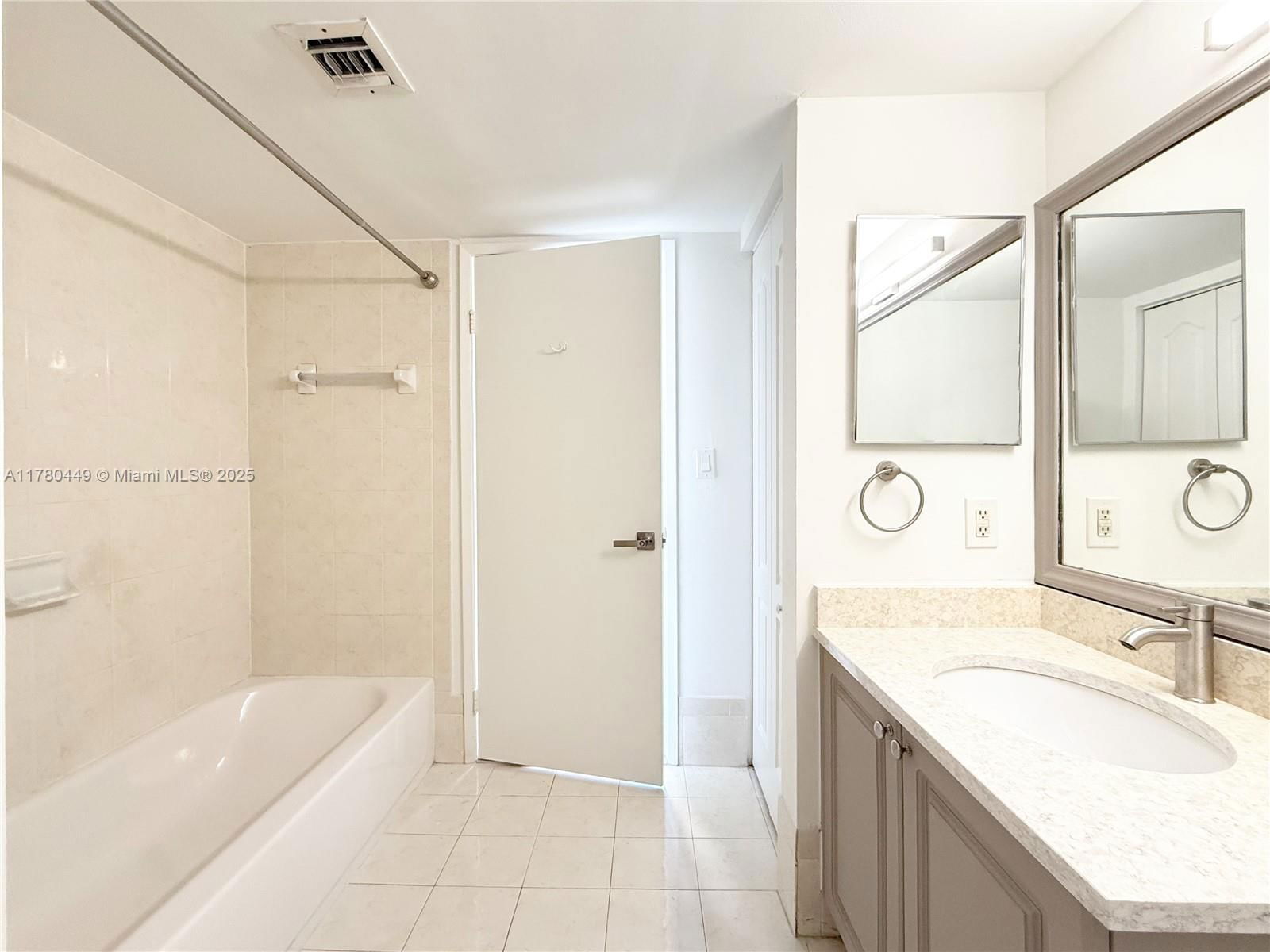 Real estate property located at 4756 97th Ct #79, Miami-dade, The Greens At Doral Condo, Doral, FL