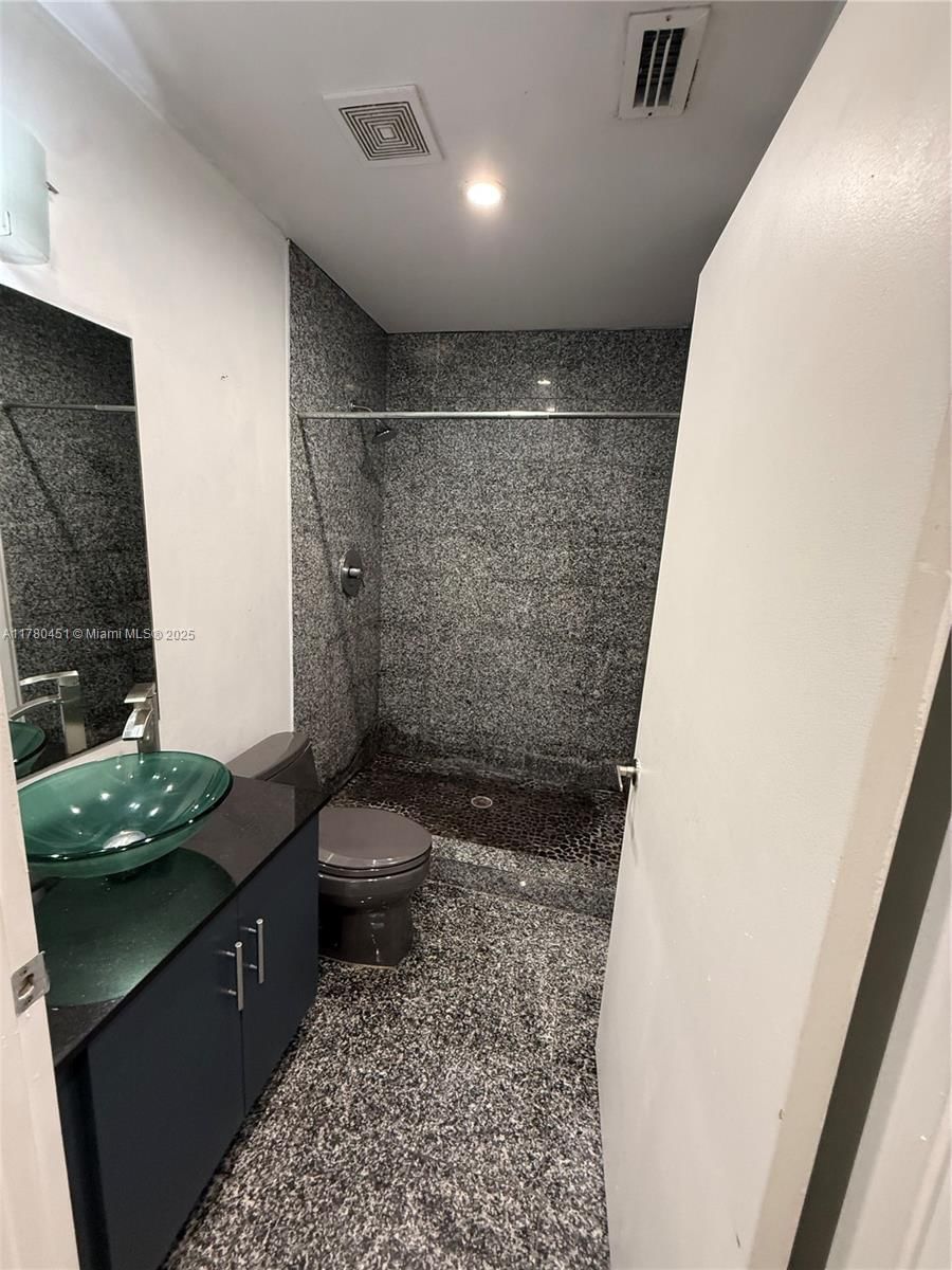 Real estate property located at 430 7th St #304E, Broward, Chateau De Ville Condo, Dania Beach, FL