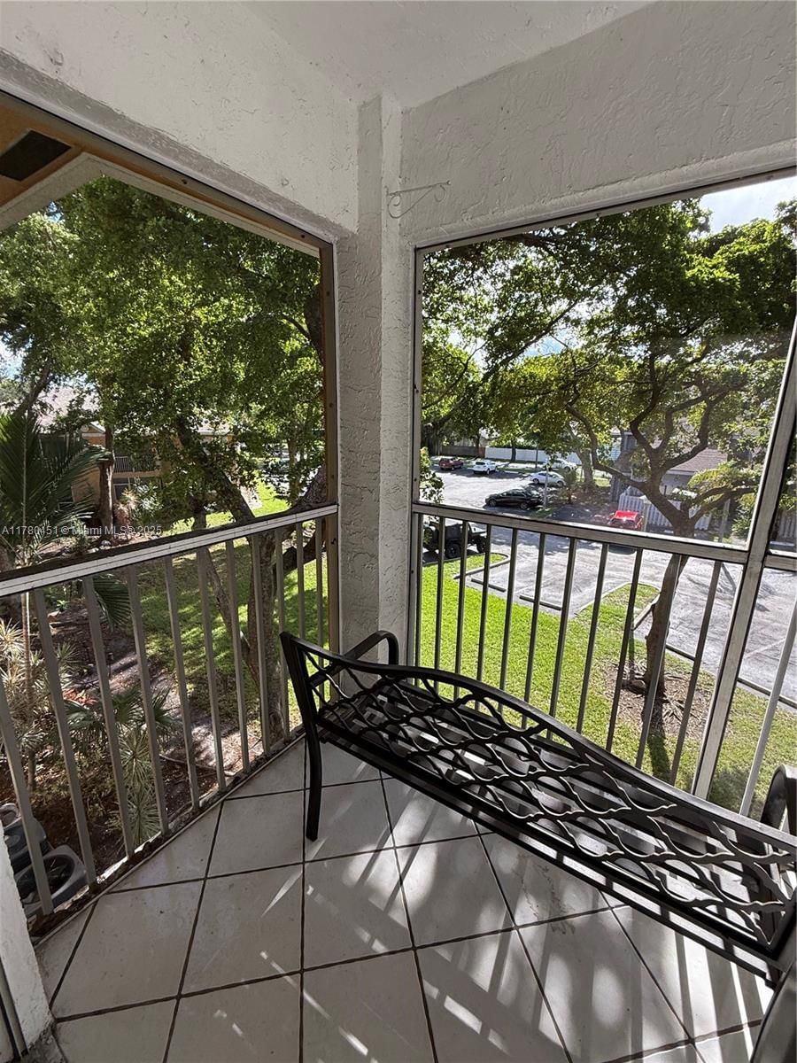 Real estate property located at 430 7th St #304E, Broward, Chateau De Ville Condo, Dania Beach, FL