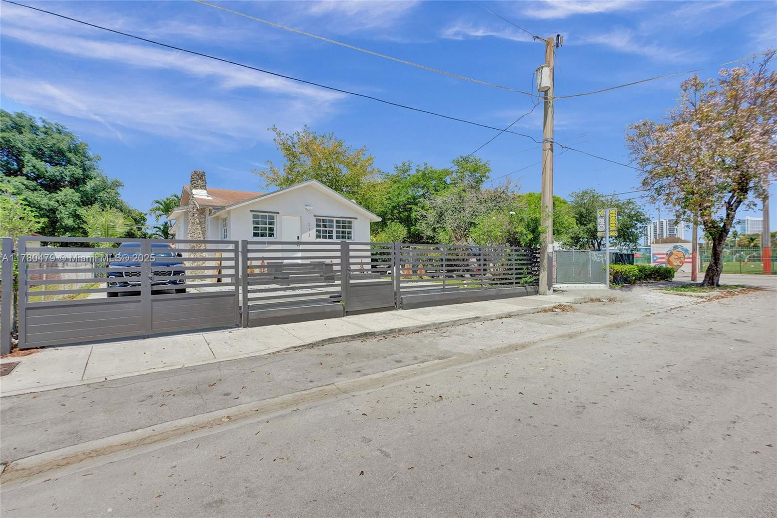 Real estate property located at 213 34th Ter, Miami-dade, Wynd Wood Park, Miami, FL