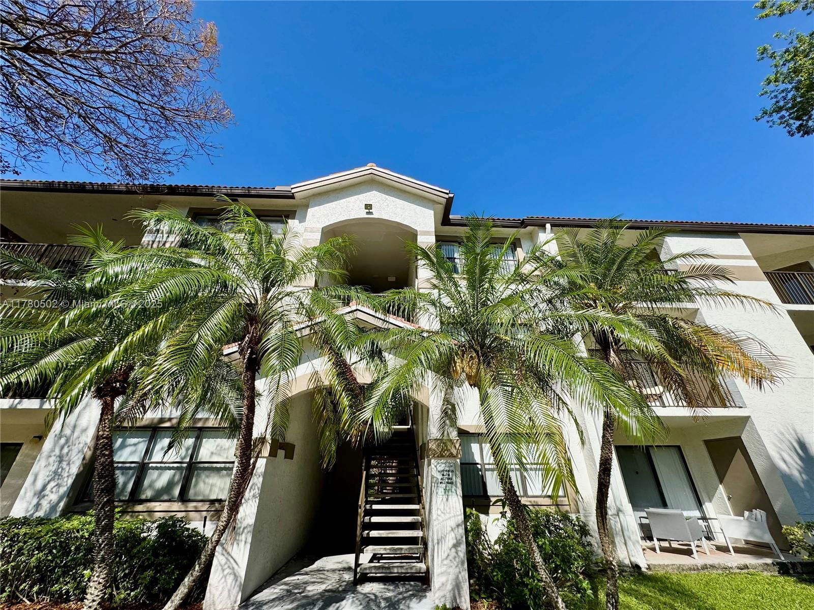 Real estate property located at 550 Park Rd #36-8, Broward, Hollywood Parc Condominiu, Hollywood, FL