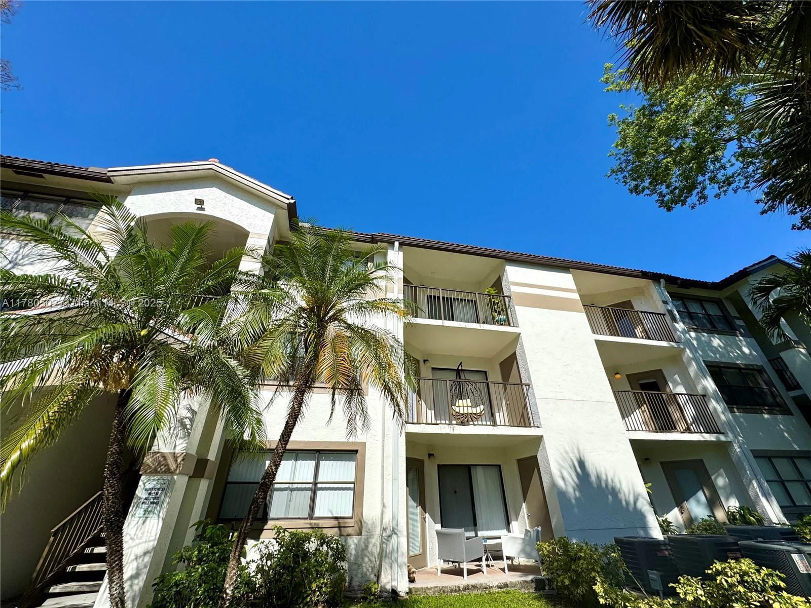 Real estate property located at 550 Park Rd #36-8, Broward, Hollywood Parc Condominiu, Hollywood, FL