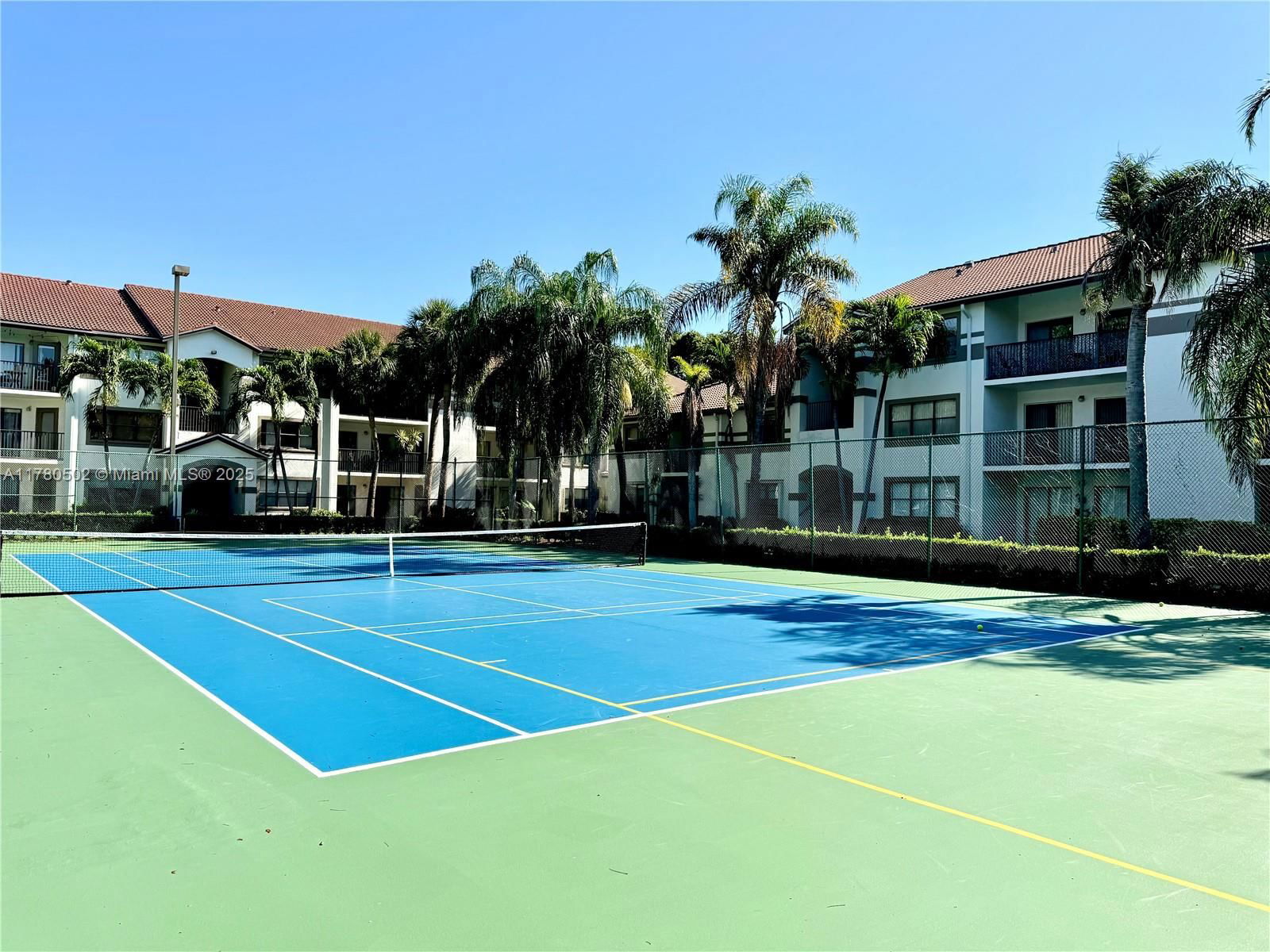 Real estate property located at 550 Park Rd #36-8, Broward, Hollywood Parc Condominiu, Hollywood, FL