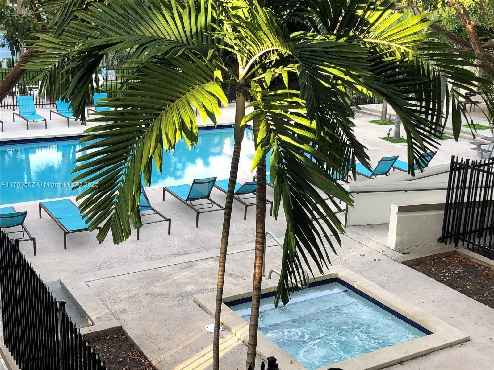 Real estate property located at 550 Park Rd #36-8, Broward, Hollywood Parc Condominiu, Hollywood, FL