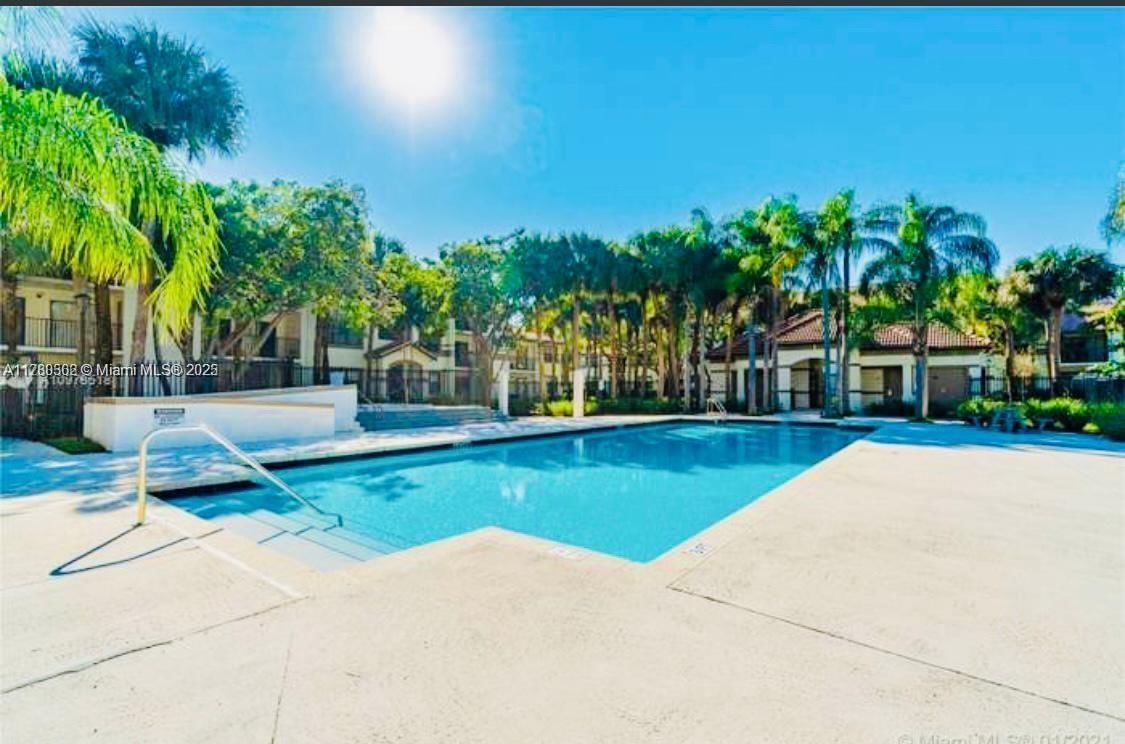 Real estate property located at 550 Park Rd #36-8, Broward, Hollywood Parc Condominiu, Hollywood, FL