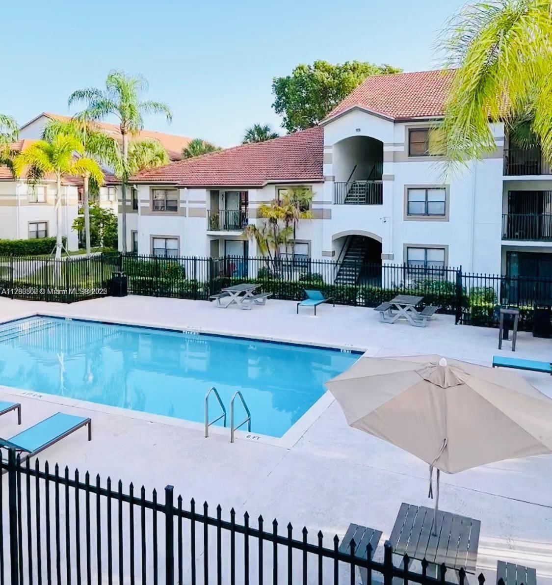 Real estate property located at 550 Park Rd #36-8, Broward, Hollywood Parc Condominiu, Hollywood, FL