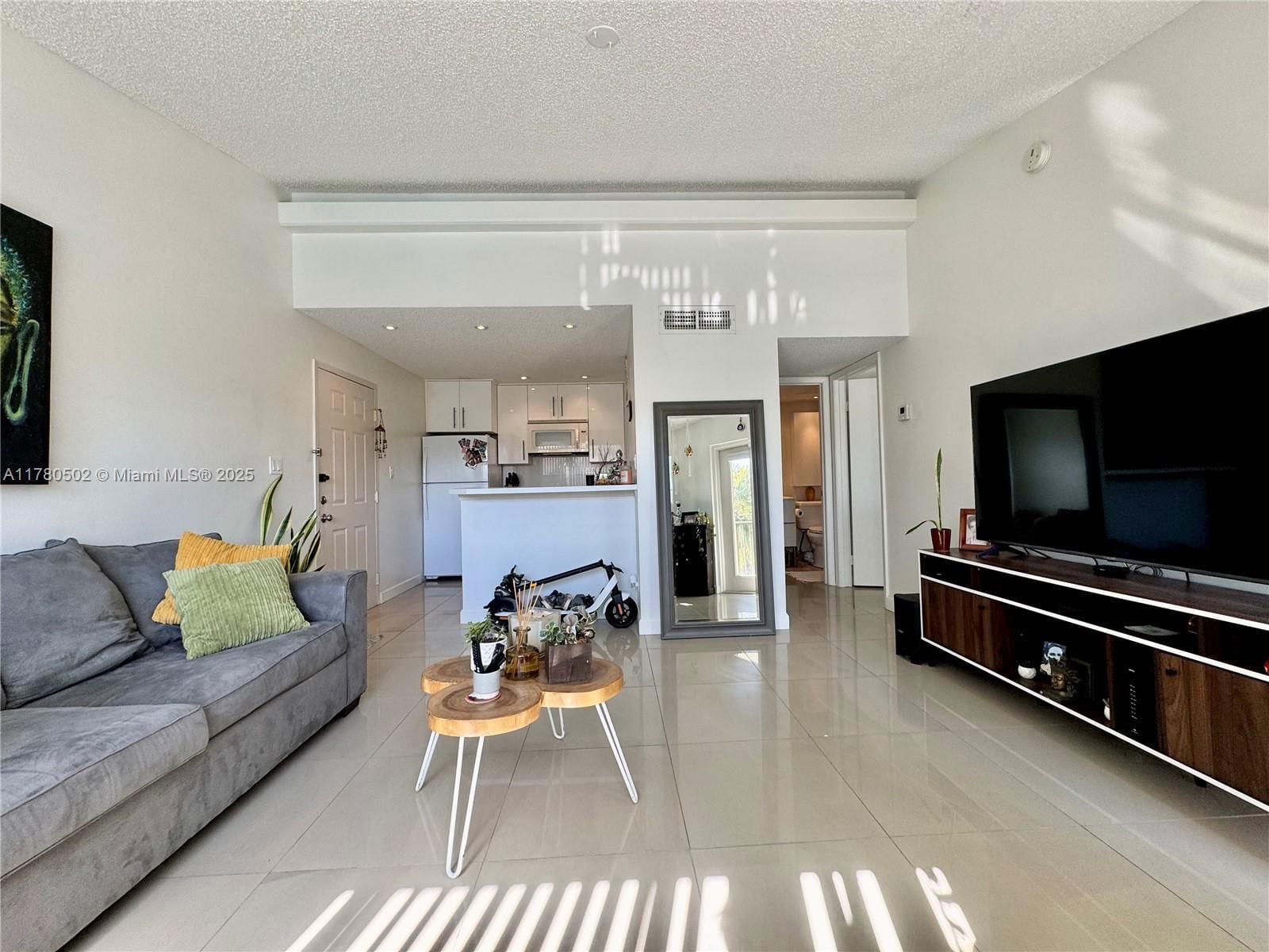 Real estate property located at 550 Park Rd #36-8, Broward, Hollywood Parc Condominiu, Hollywood, FL