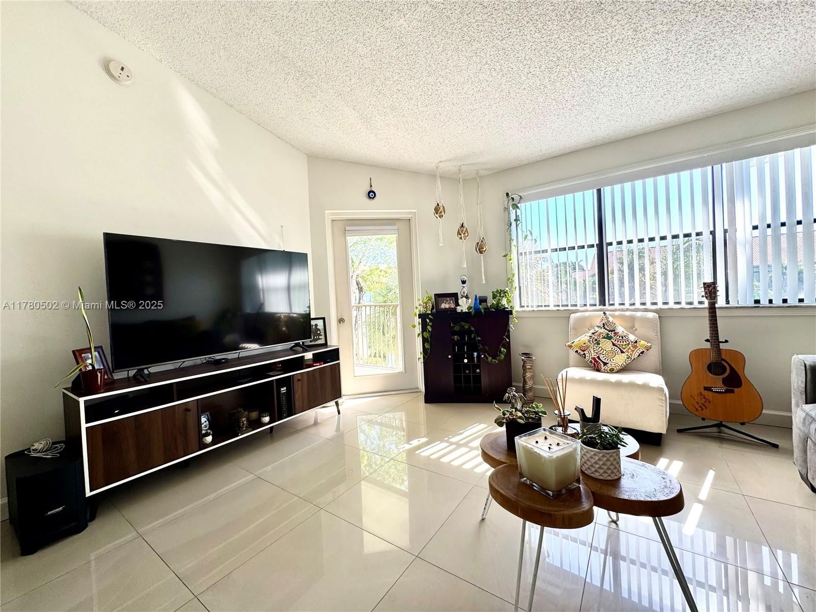 Real estate property located at 550 Park Rd #36-8, Broward, Hollywood Parc Condominiu, Hollywood, FL