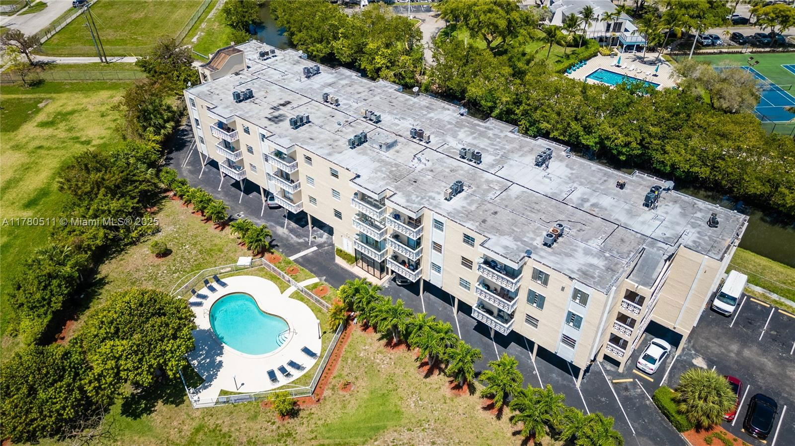 Real estate property located at 1801 140th St #306, Miami-dade, Woodcreek Condo, North Miami, FL
