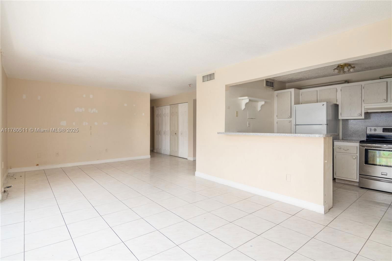 Real estate property located at 1801 140th St #306, Miami-dade, Woodcreek Condo, North Miami, FL