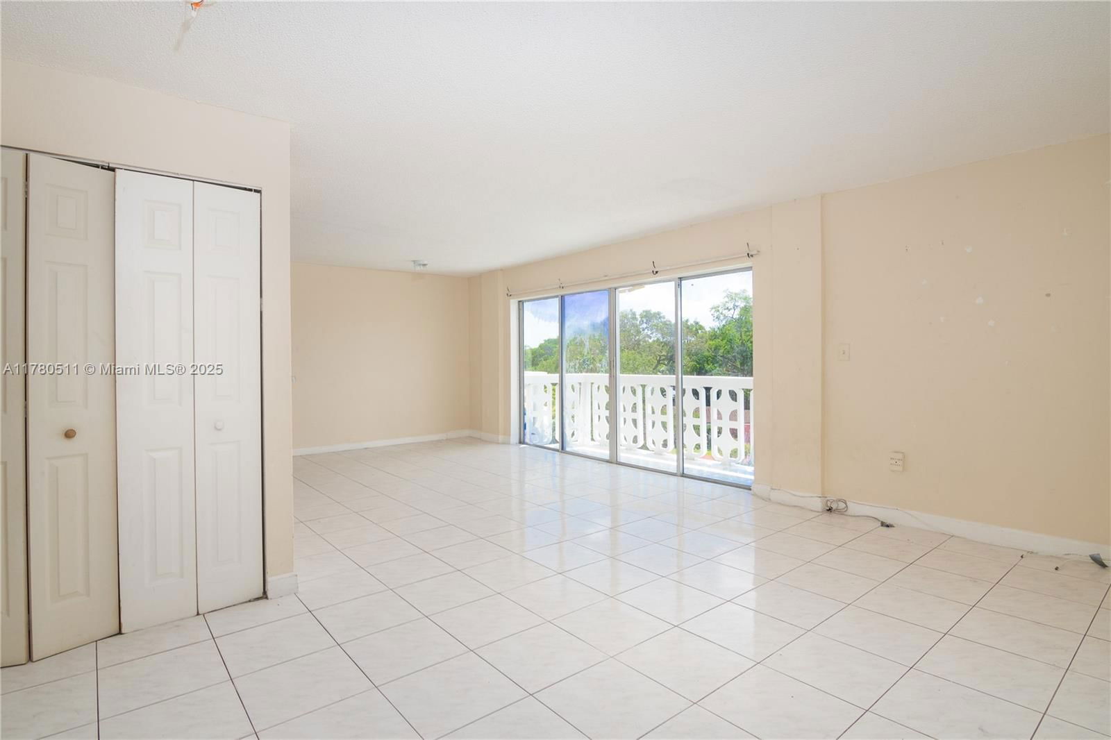 Real estate property located at 1801 140th St #306, Miami-dade, Woodcreek Condo, North Miami, FL