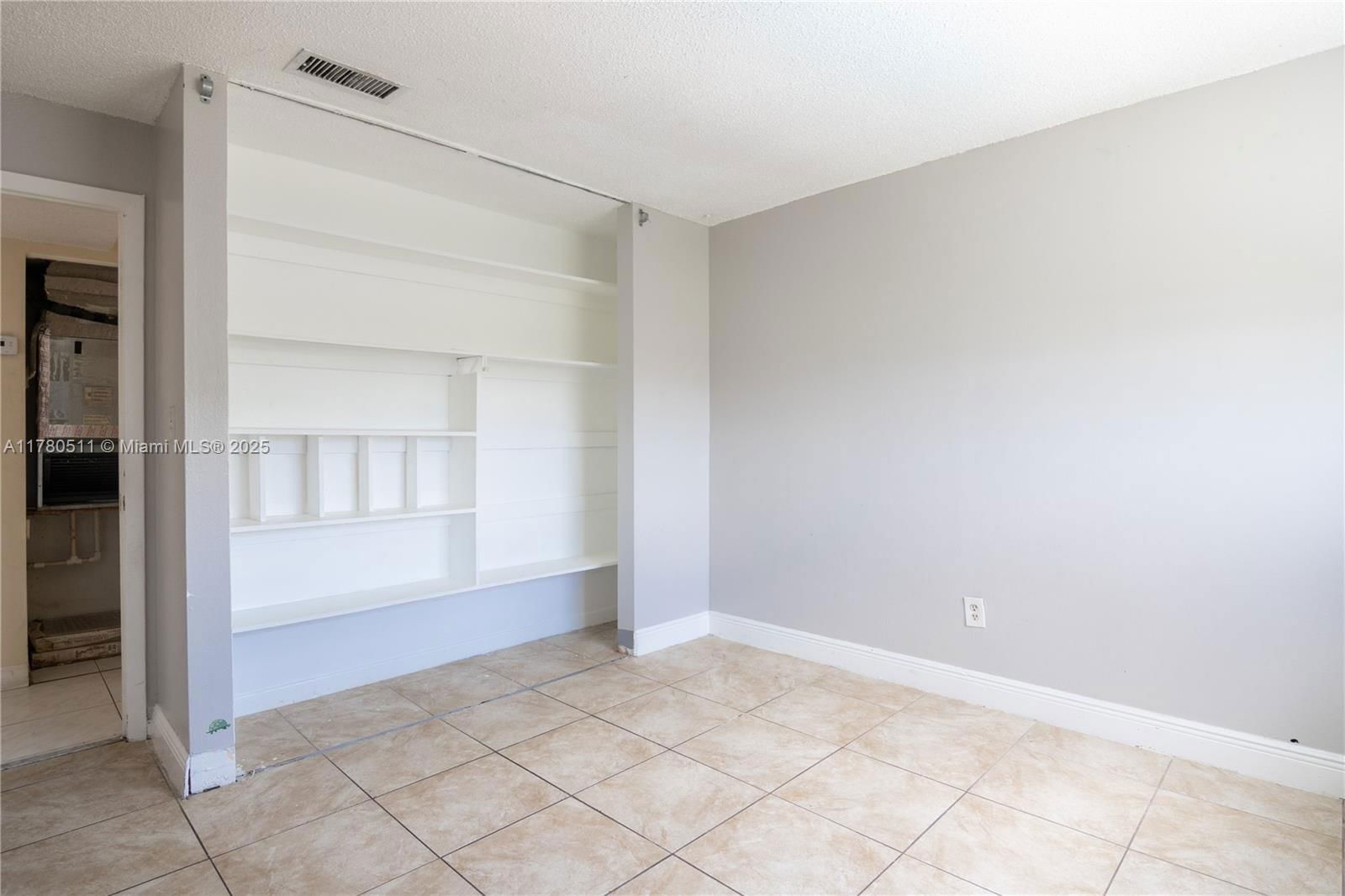 Real estate property located at 1801 140th St #306, Miami-dade, Woodcreek Condo, North Miami, FL