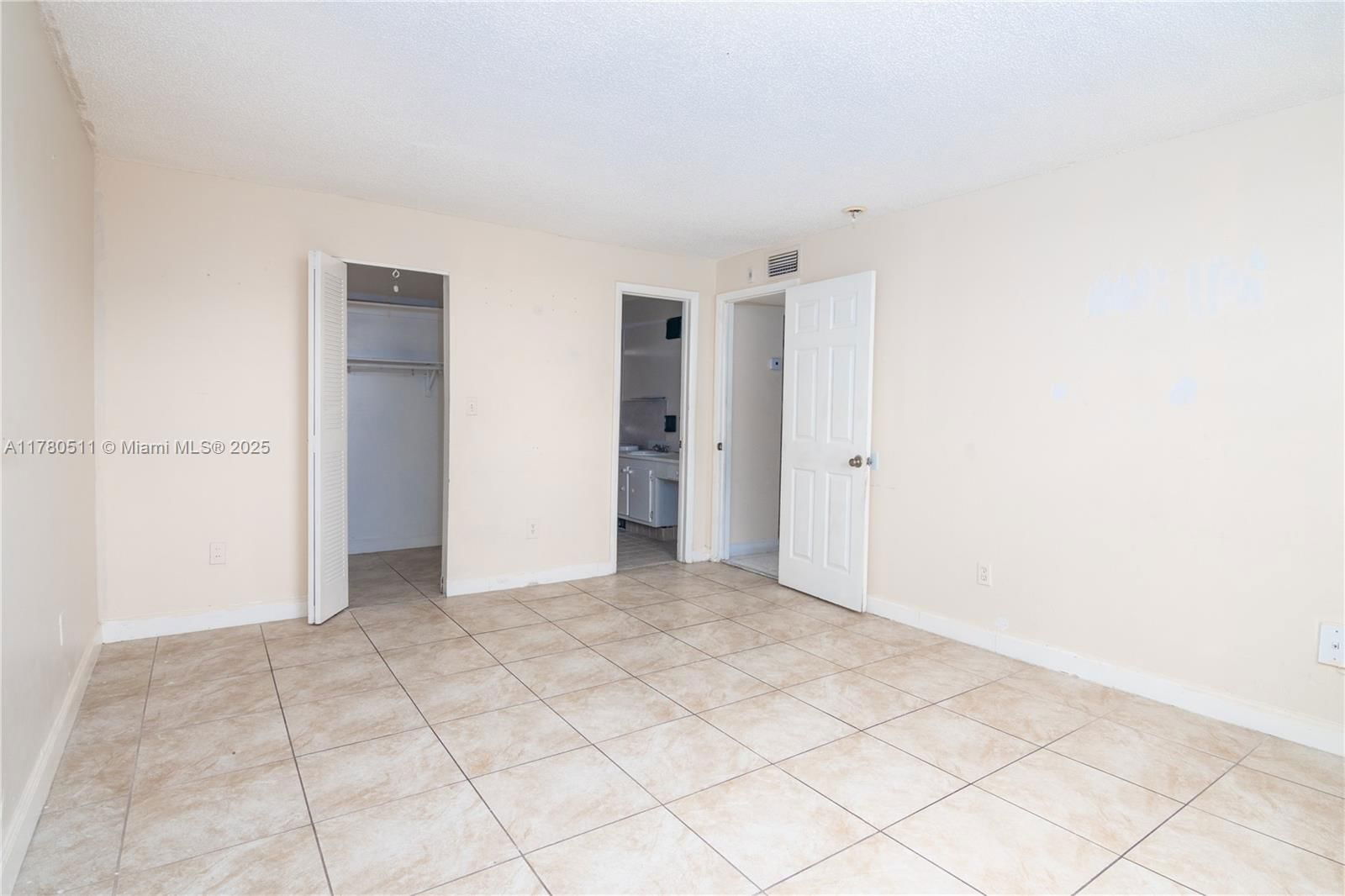 Real estate property located at 1801 140th St #306, Miami-dade, Woodcreek Condo, North Miami, FL
