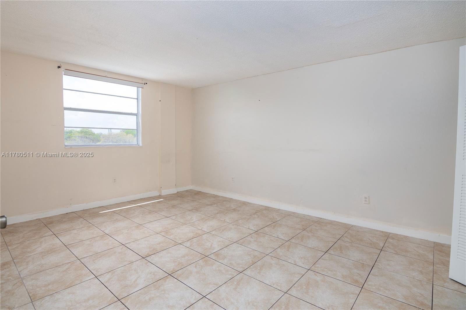Real estate property located at 1801 140th St #306, Miami-dade, Woodcreek Condo, North Miami, FL