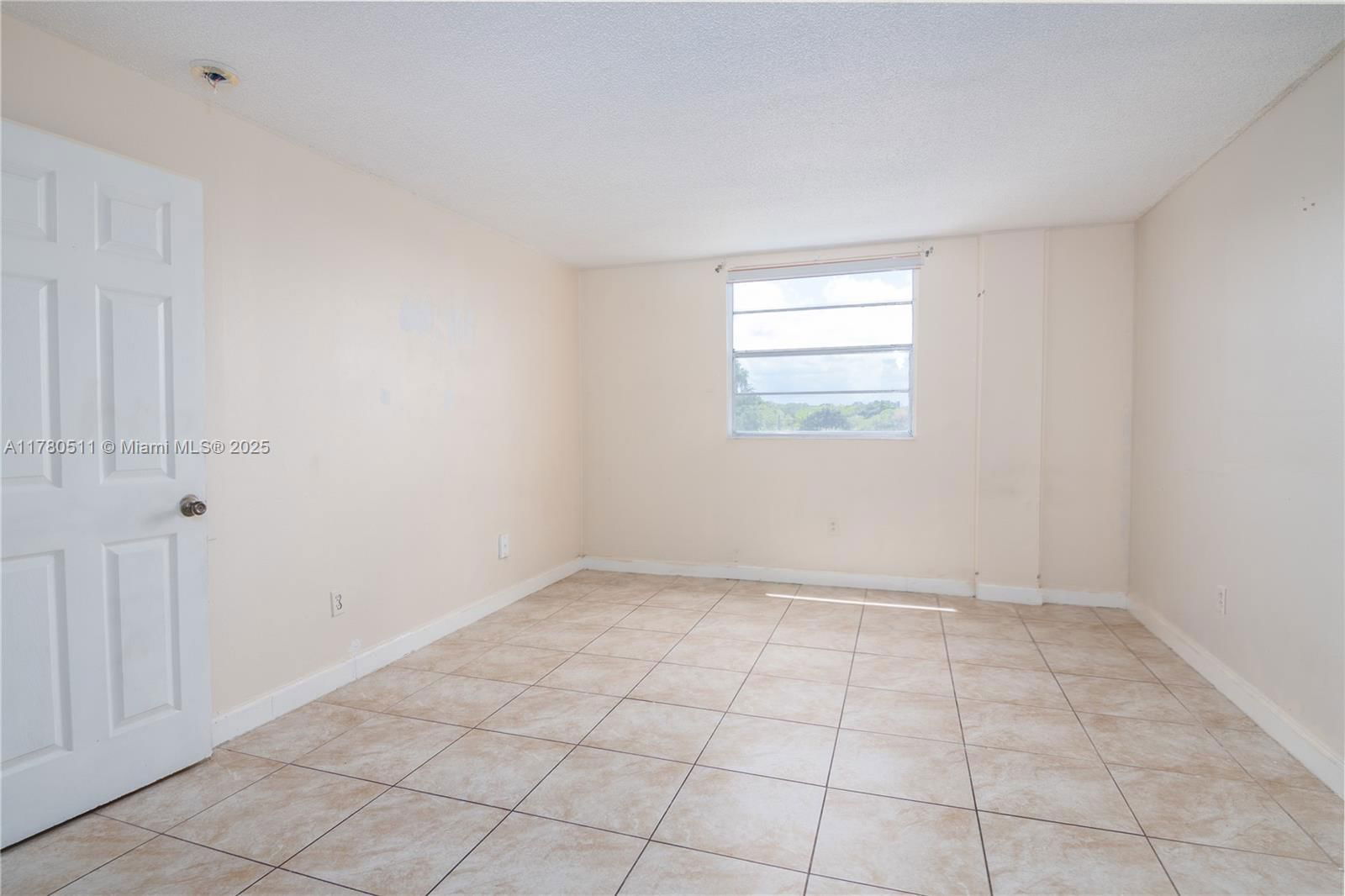 Real estate property located at 1801 140th St #306, Miami-dade, Woodcreek Condo, North Miami, FL