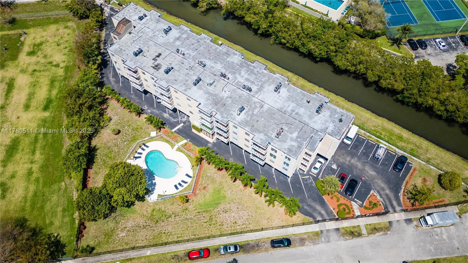 Real estate property located at 1801 140th St #306, Miami-dade, Woodcreek Condo, North Miami, FL