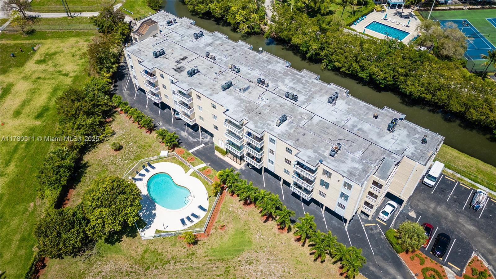 Real estate property located at 1801 140th St #306, Miami-dade, Woodcreek Condo, North Miami, FL