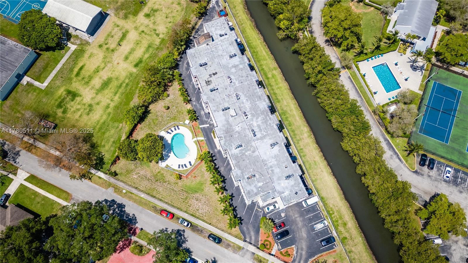 Real estate property located at 1801 140th St #306, Miami-dade, Woodcreek Condo, North Miami, FL