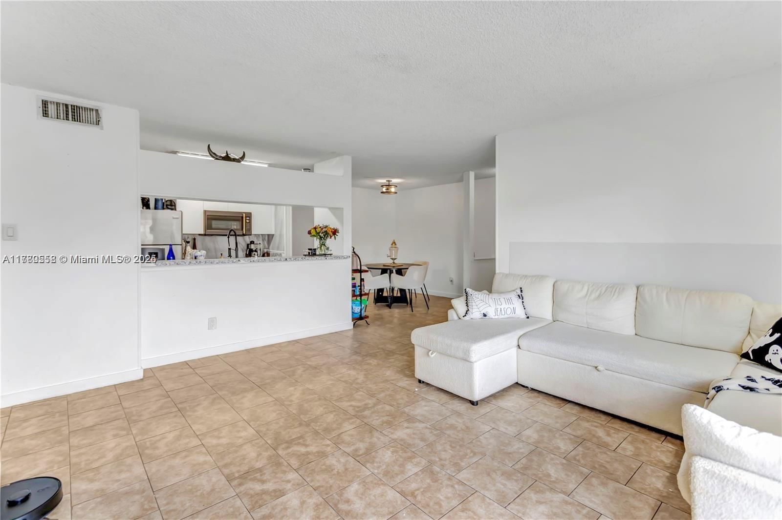 Real estate property located at 15770 106th Ter #203, Miami-dade, Royal Palm Place, Miami, FL