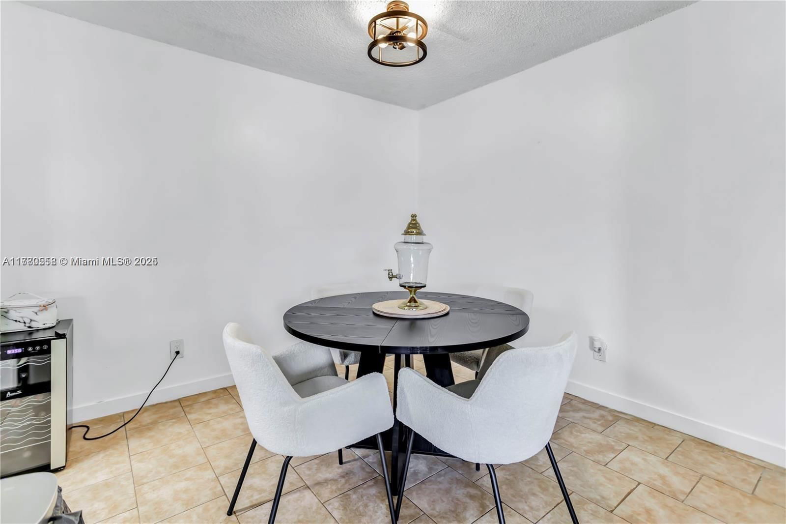 Real estate property located at 15770 106th Ter #203, Miami-dade, Royal Palm Place, Miami, FL