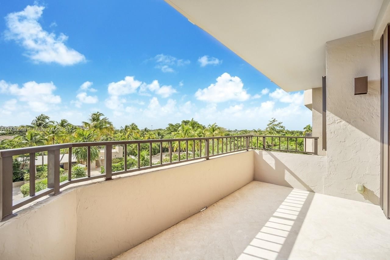 Real estate property located at 151 Crandon Blvd #439, Miami-dade, The Emeraldbay, Key Biscayne, FL