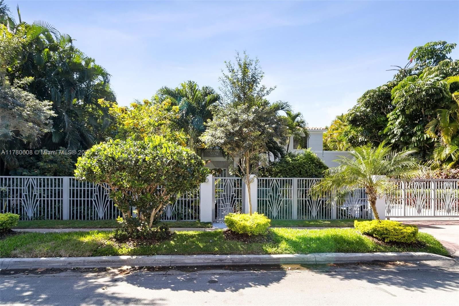 Real estate property located at 2550 Flamingo Dr, Miami-dade, Flamingo Terrace Extensio, Miami Beach, FL