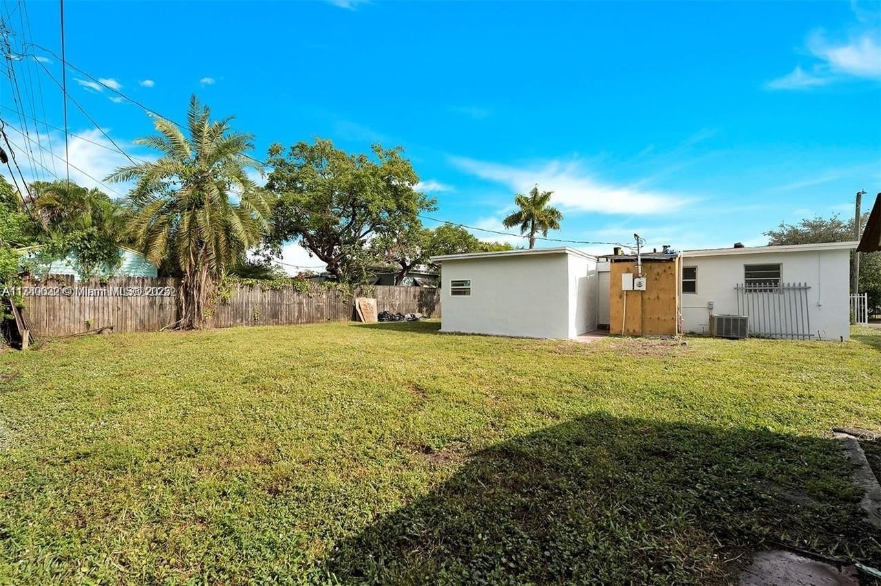 Real estate property located at 3900 47th Ave, Broward, Lake Forest Sec 3, West Park, FL
