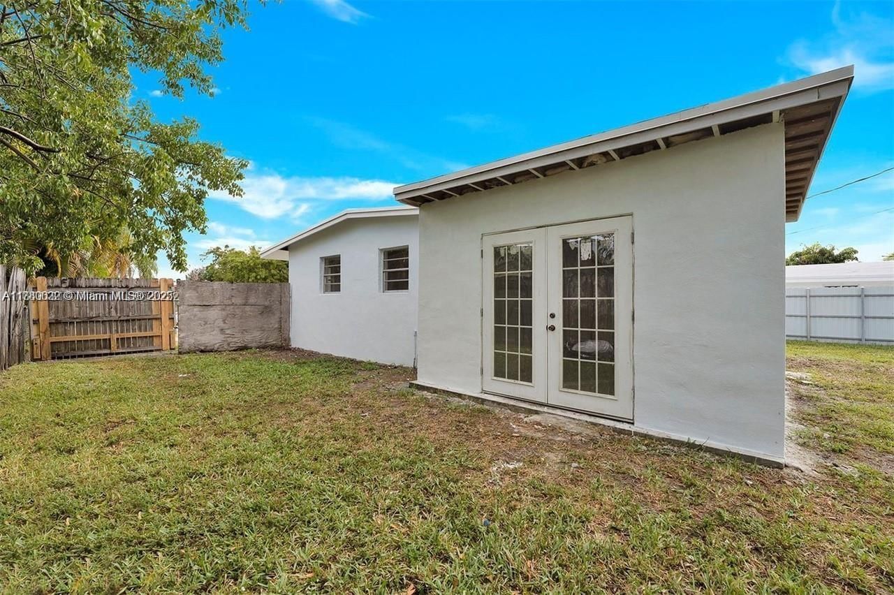 Real estate property located at 3900 47th Ave, Broward, Lake Forest Sec 3, West Park, FL