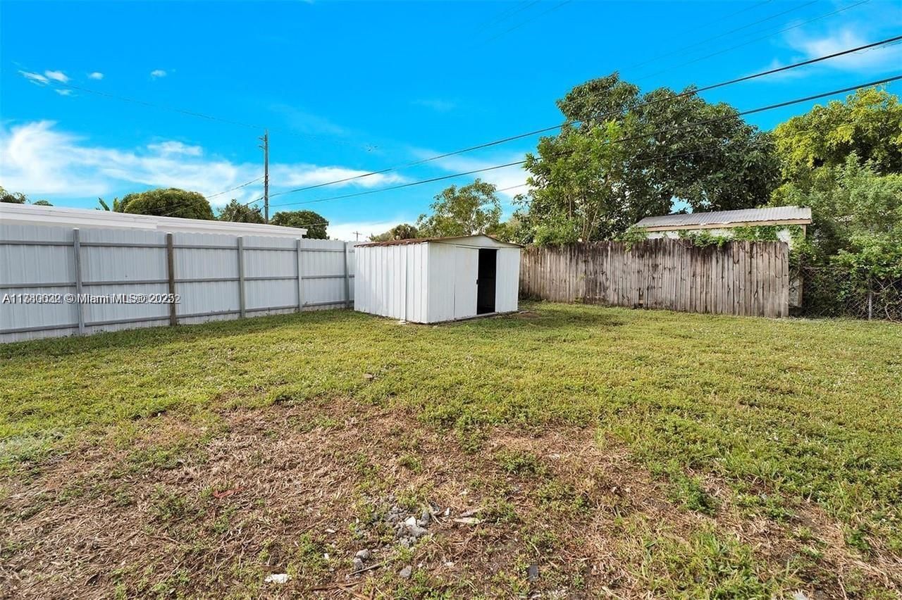 Real estate property located at 3900 47th Ave, Broward, Lake Forest Sec 3, West Park, FL