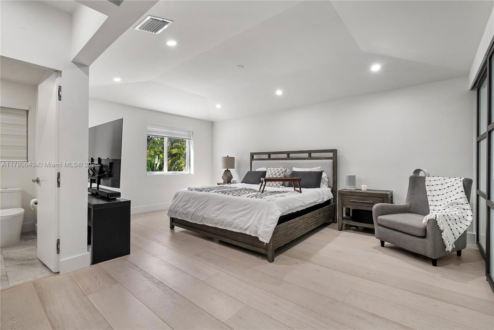 Real estate property located at 5120 ALTON ROAD, Miami-dade, La Gorce Golf Sub Pb 14-43, Miami Beach, FL