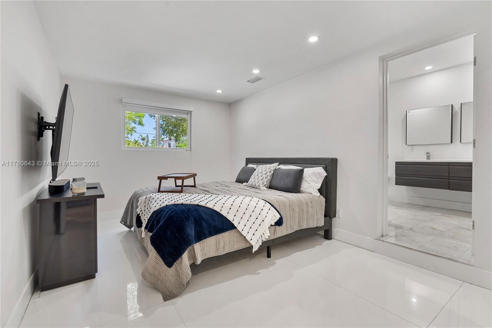 Real estate property located at 5120 ALTON ROAD, Miami-dade, La Gorce Golf Sub Pb 14-43, Miami Beach, FL