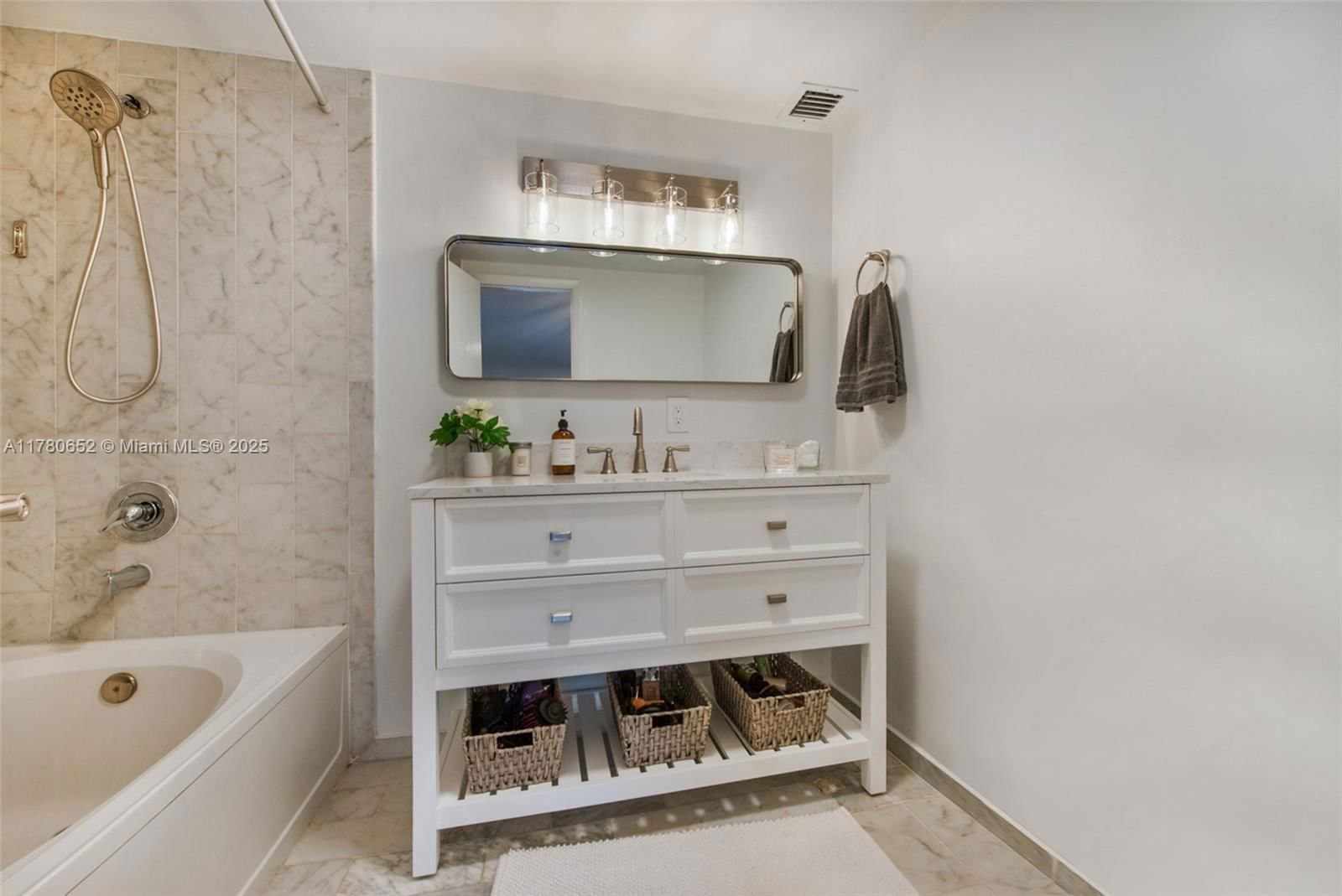 Real estate property located at 10117 77th Ct, Miami-dade, Dadeland Cove Sec 2, Miami, FL