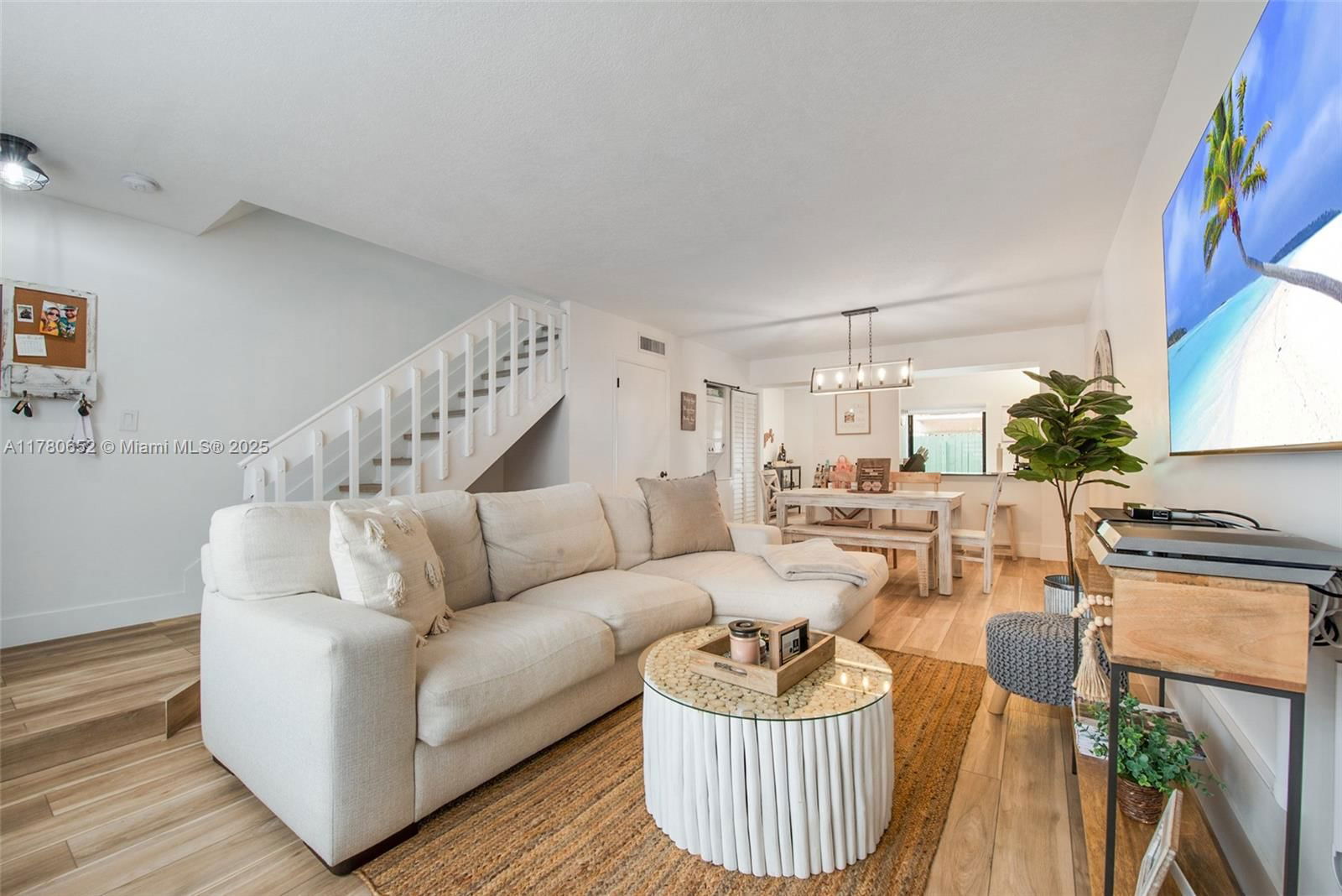 Real estate property located at 10117 77th Ct, Miami-dade, Dadeland Cove Sec 2, Miami, FL