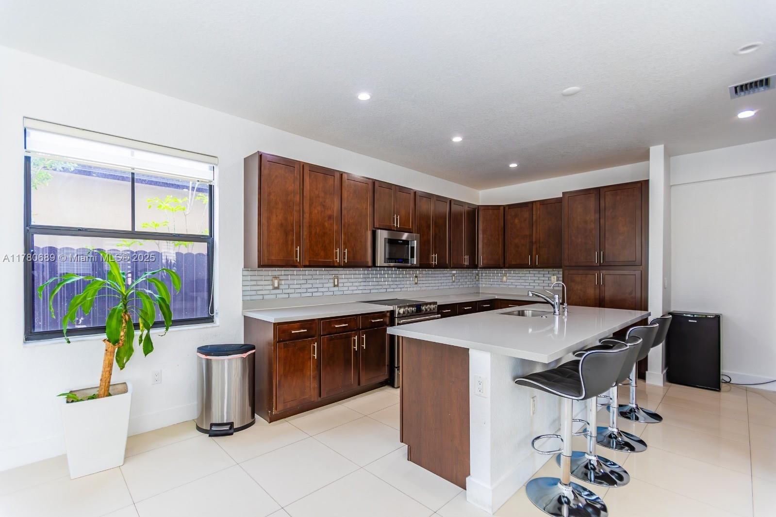 Real estate property located at 2906 150th Ct, Miami-dade, Cypress Lake, Miami, FL