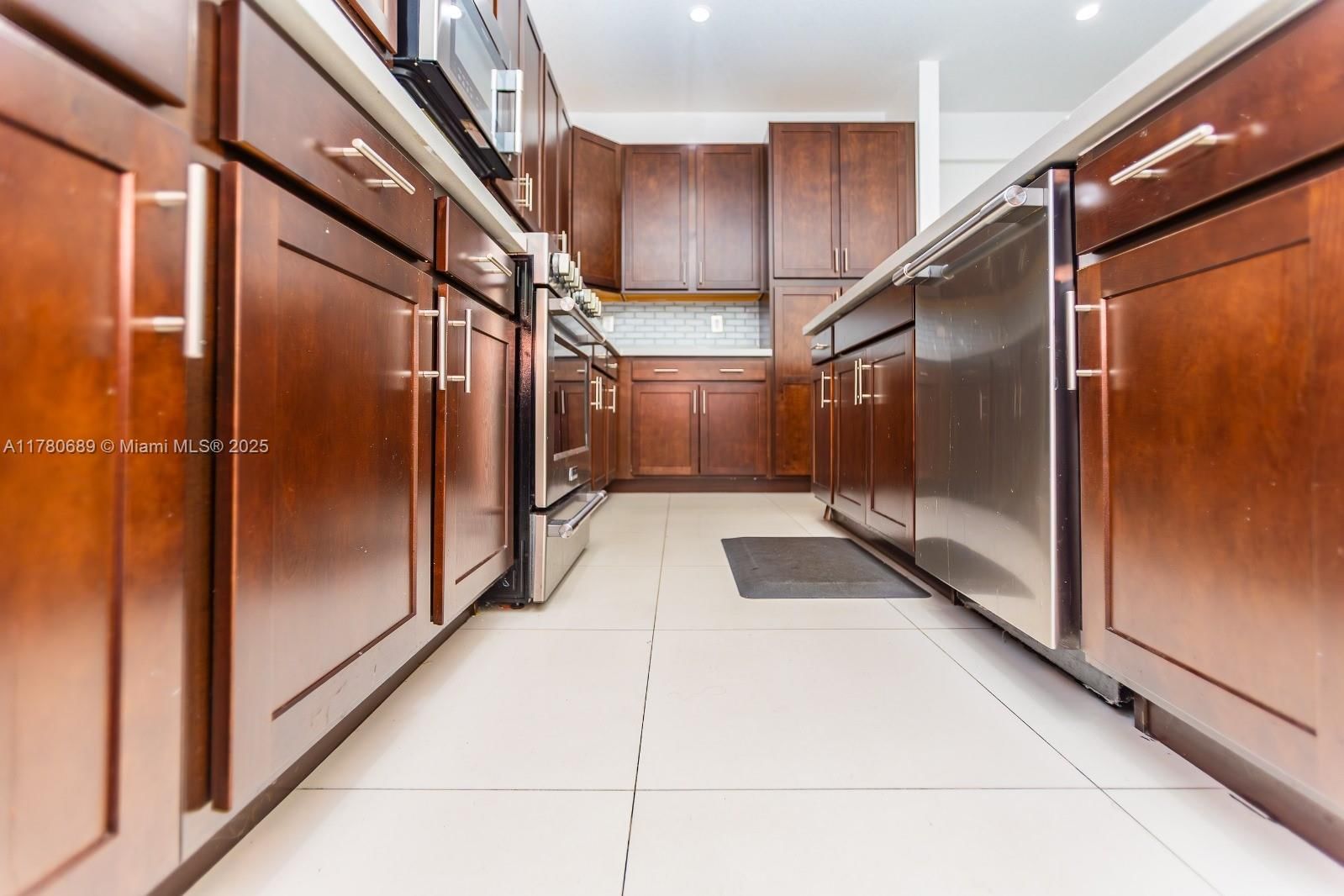 Real estate property located at 2906 150th Ct, Miami-dade, Cypress Lake, Miami, FL