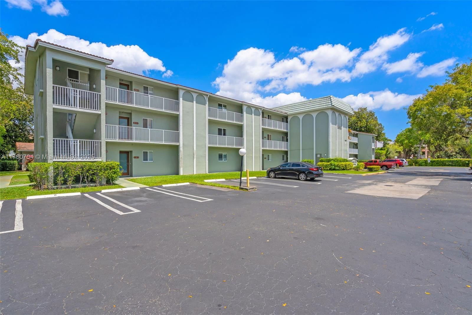 Real estate property located at 11651 Royal Palm Blvd #306, Broward, Palm Ridge Village Condo, Coral Springs, FL