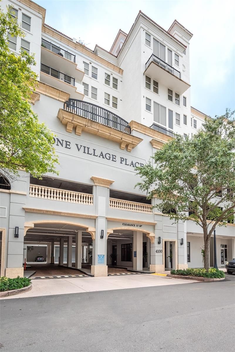 Real estate property located at 4100 Salzedo St #912, Miami-dade, One Village Place Condo, Coral Gables, FL