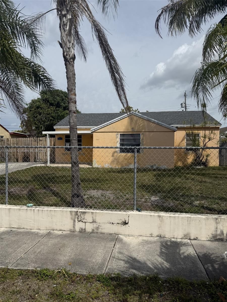 Real estate property located at 741 2nd Pl, Miami-dade, Essex Village-third Addit, Hialeah, FL