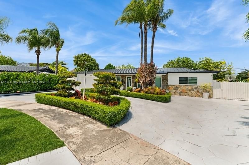 Real estate property located at 12555 31st St, Miami-dade, Southern Estates 9th Addn, Miami, FL
