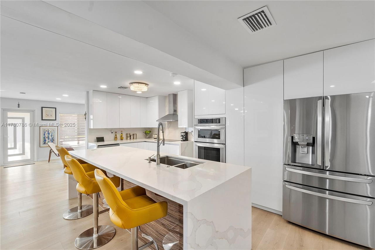 Real estate property located at 12555 31st St, Miami-dade, Southern Estates 9th Addn, Miami, FL