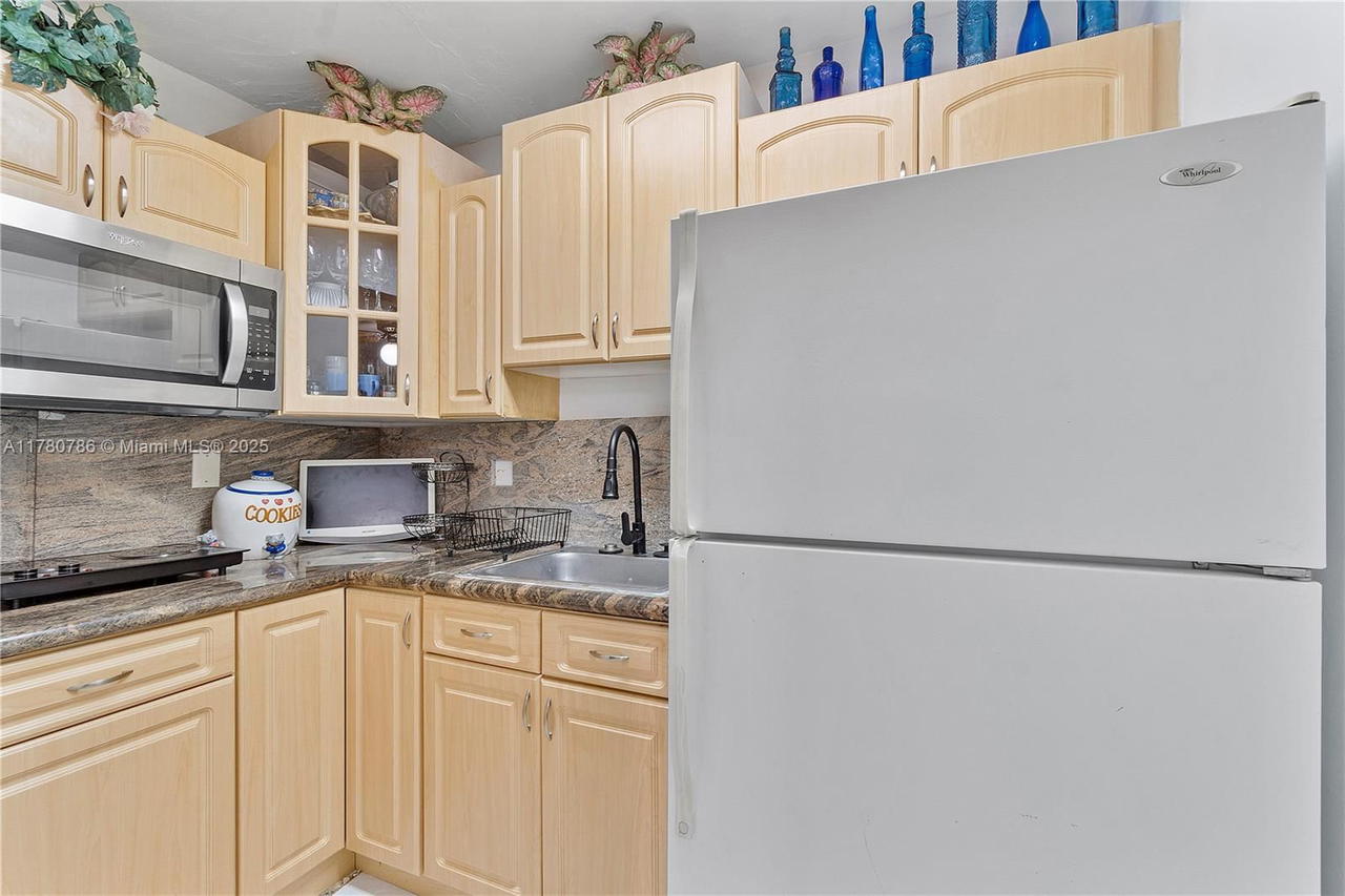Real estate property located at 12555 31st St, Miami-dade, Southern Estates 9th Addn, Miami, FL