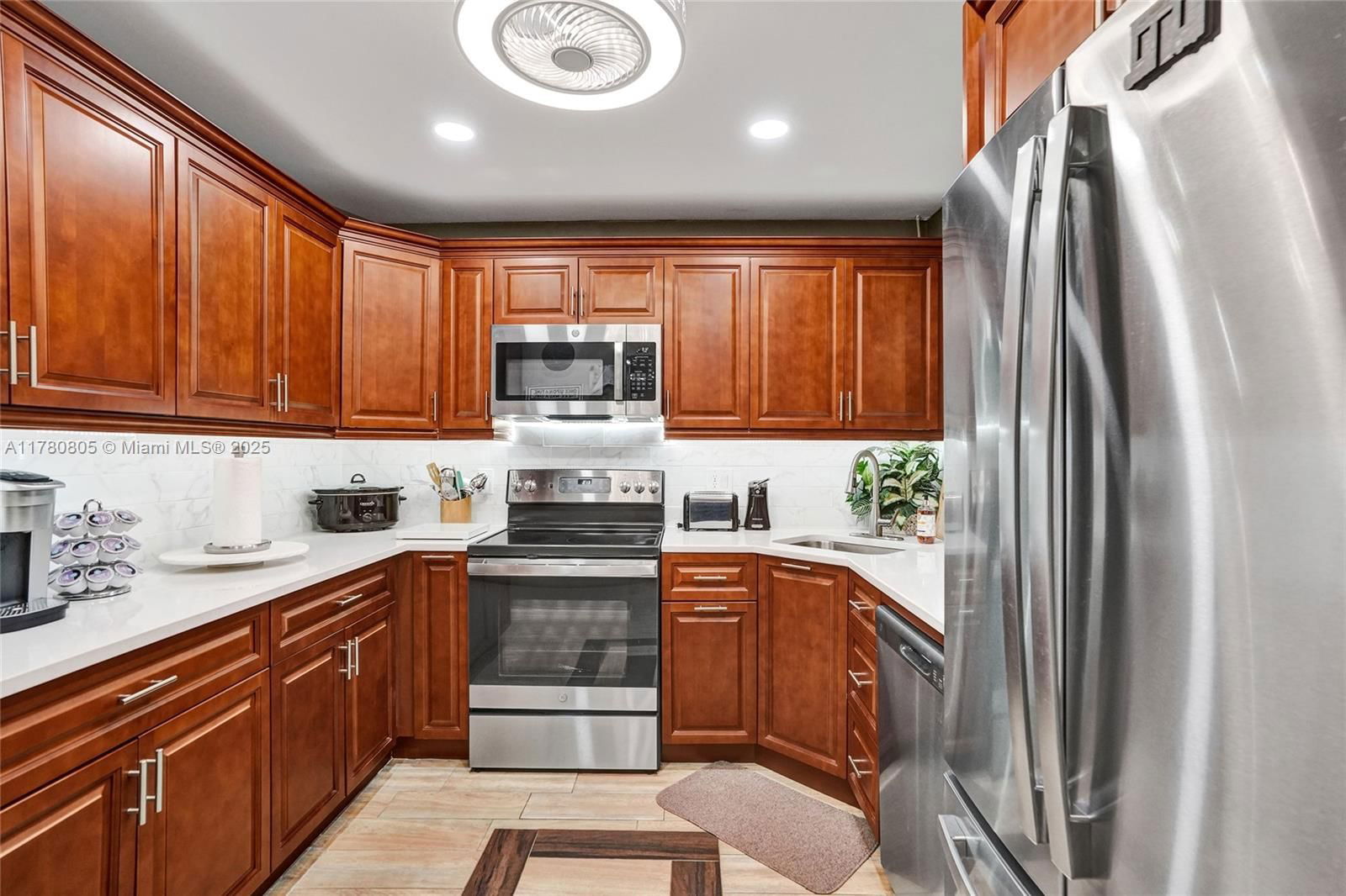 Real estate property located at 4144 Carambola Cir S #2142, Broward, Karanda Village Vii-b Con, Coconut Creek, FL