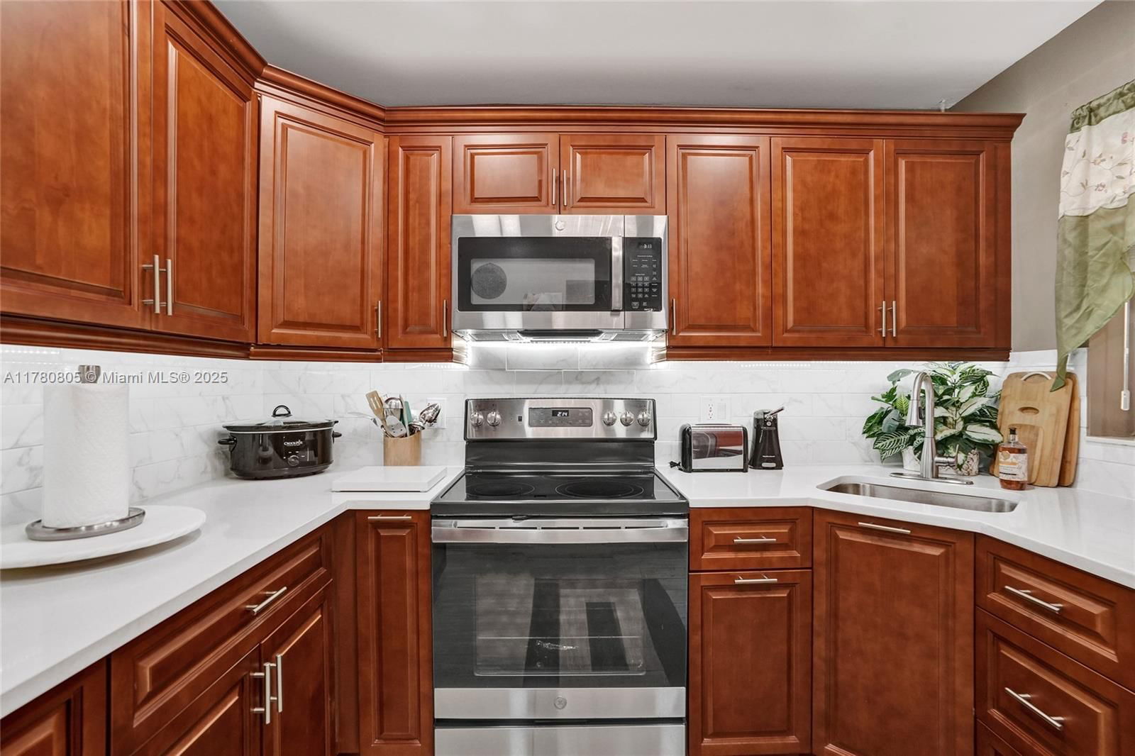 Real estate property located at 4144 Carambola Cir S #2142, Broward, Karanda Village Vii-b Con, Coconut Creek, FL