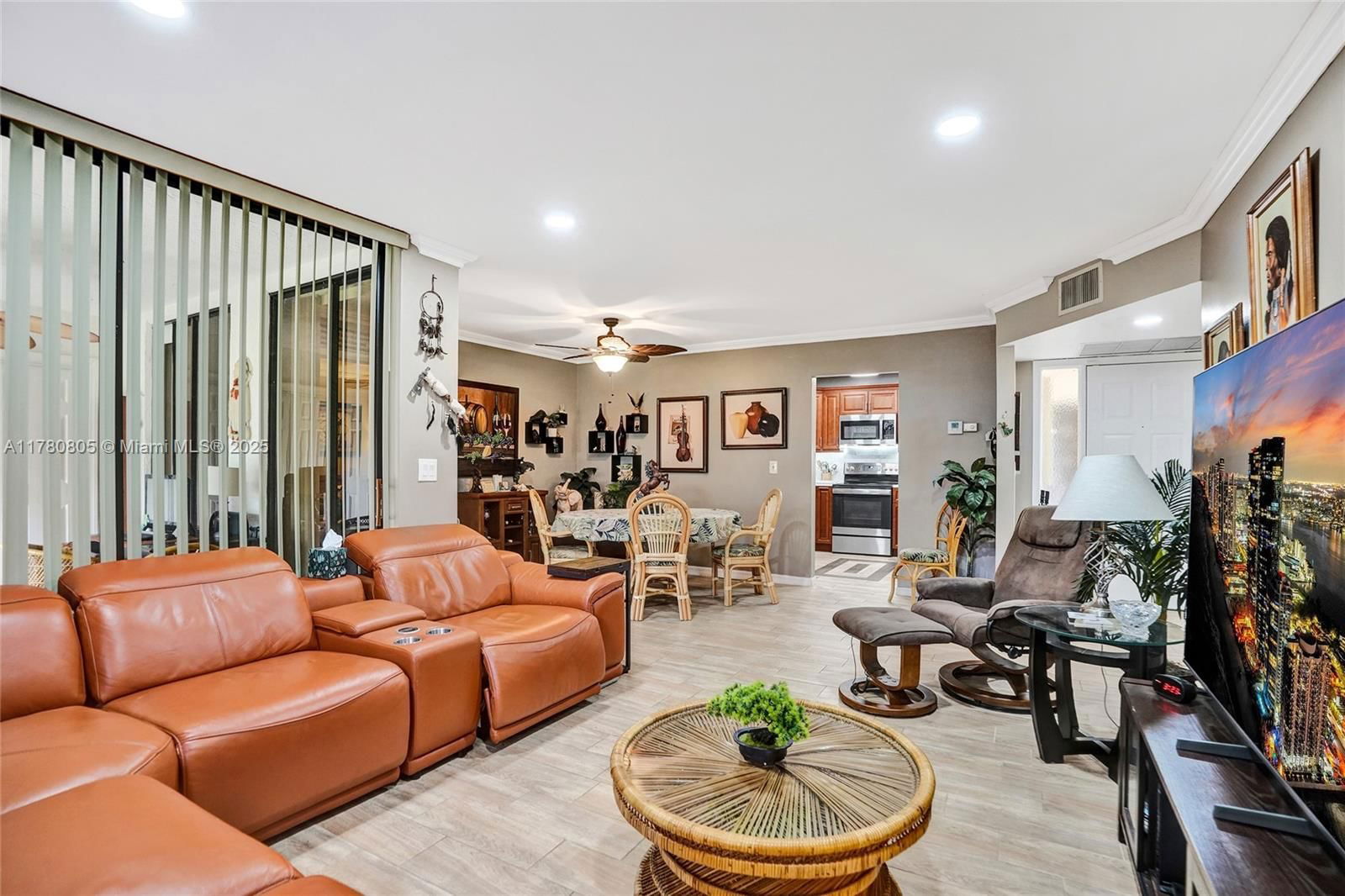 Real estate property located at 4144 Carambola Cir S #2142, Broward, Karanda Village Vii-b Con, Coconut Creek, FL