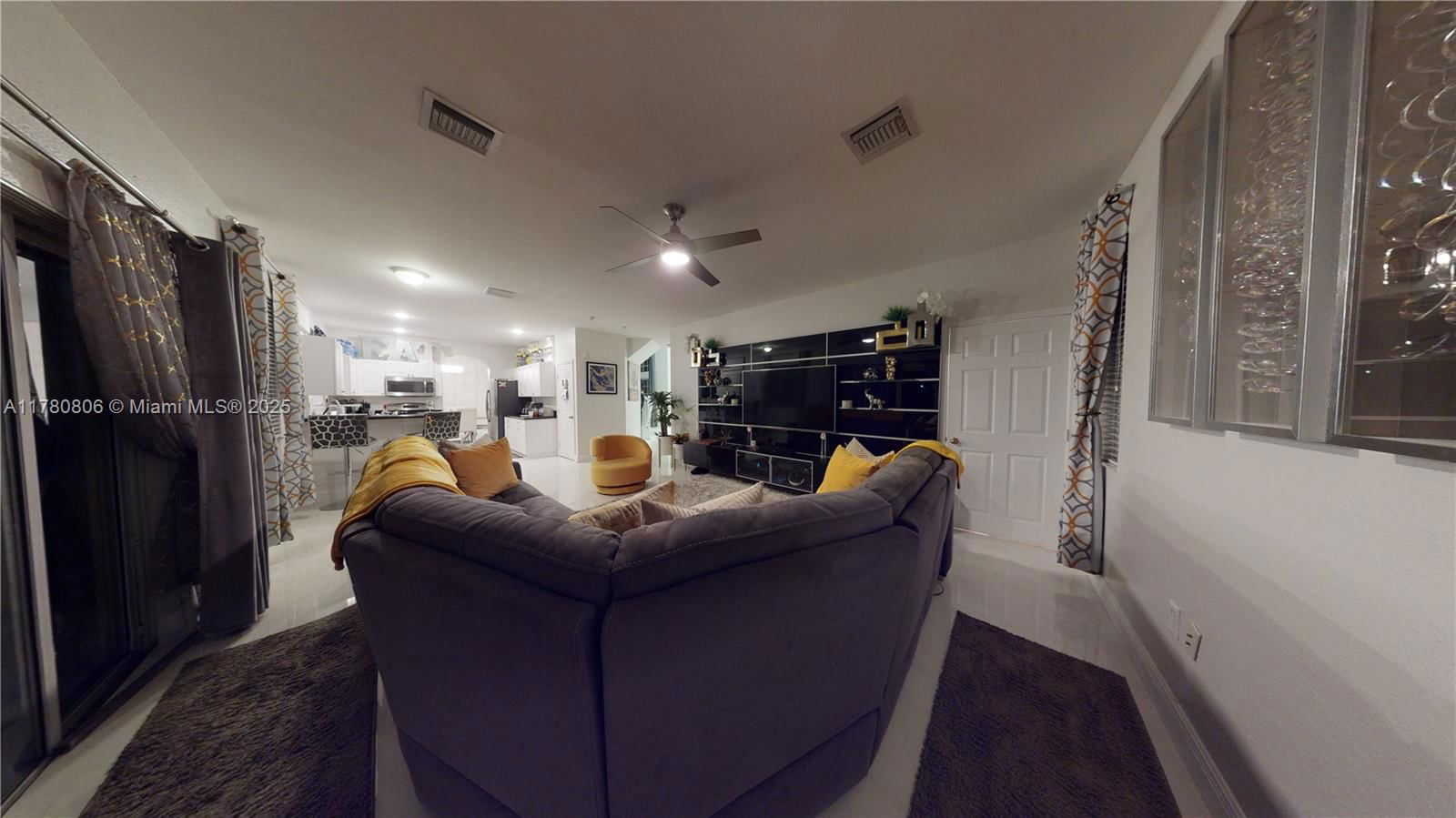 Real estate property located at 9486 222nd Ln, Miami-dade, Lakes By The Bay Amber, Cutler Bay, FL