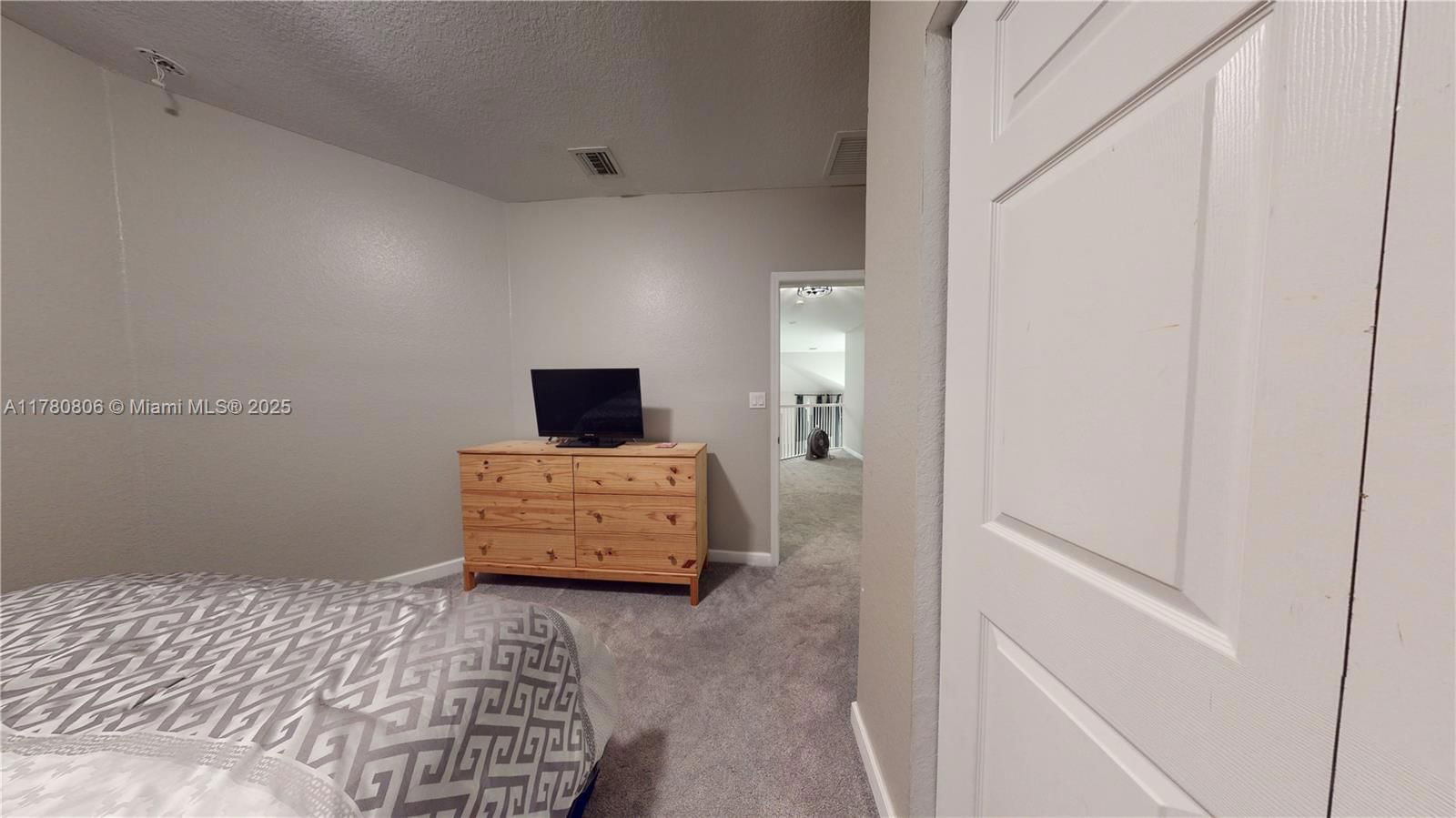 Real estate property located at 9486 222nd Ln, Miami-dade, Lakes By The Bay Amber, Cutler Bay, FL