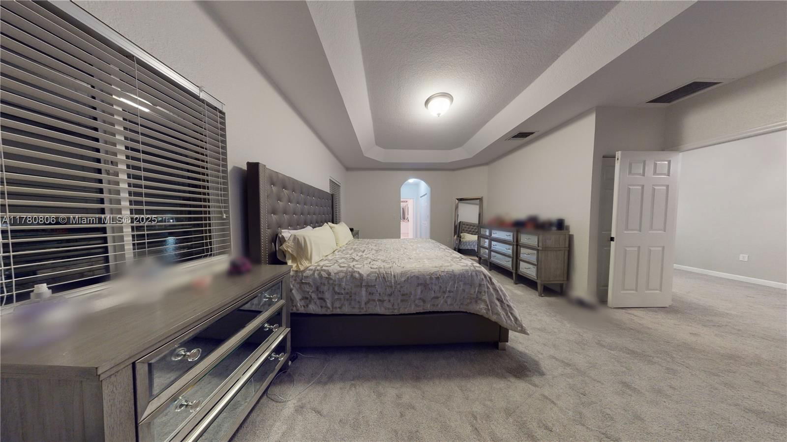 Real estate property located at 9486 222nd Ln, Miami-dade, Lakes By The Bay Amber, Cutler Bay, FL